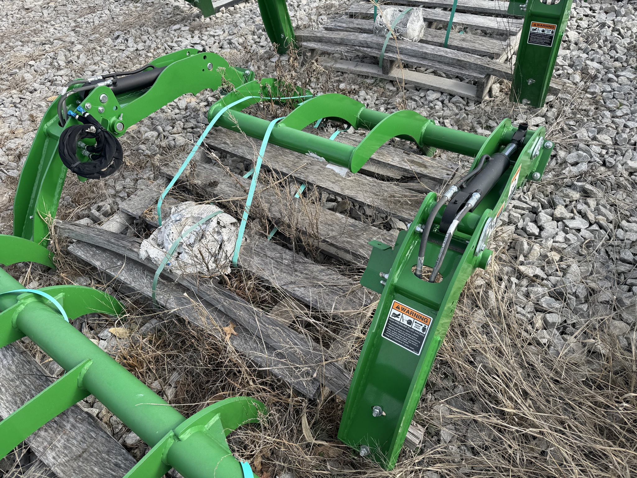 2021 Frontier AR10E-75 ROCK BKT 300X/CX/4&500-XF at Heritage Tractor in Pittsburg, KS