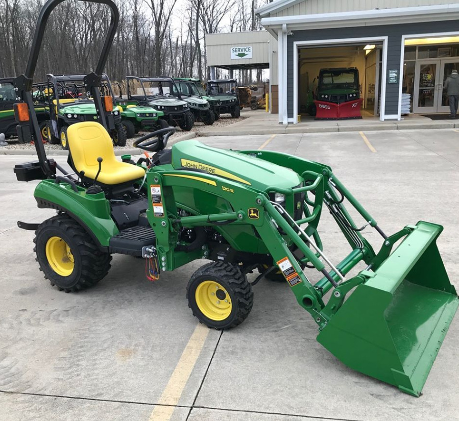 2024 John Deere 1023E Image 5