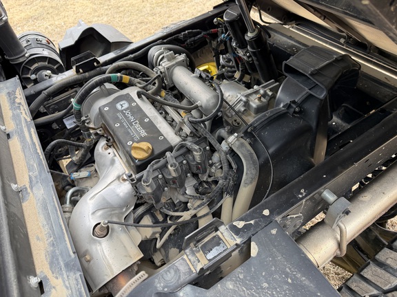 2025 John Deere XUV 845R - Photo16