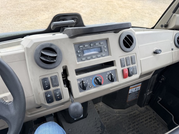 2025 John Deere XUV 845R - Photo21