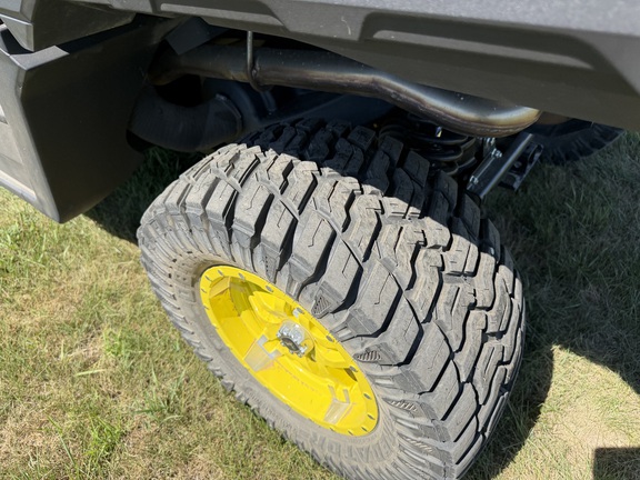 2025 John Deere XUV 845R - Photo14