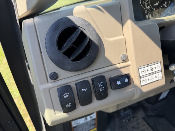 2025 John Deere XUV 845R - Photo21
