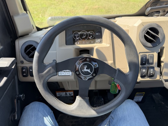 2025 John Deere XUV 845R - Photo22