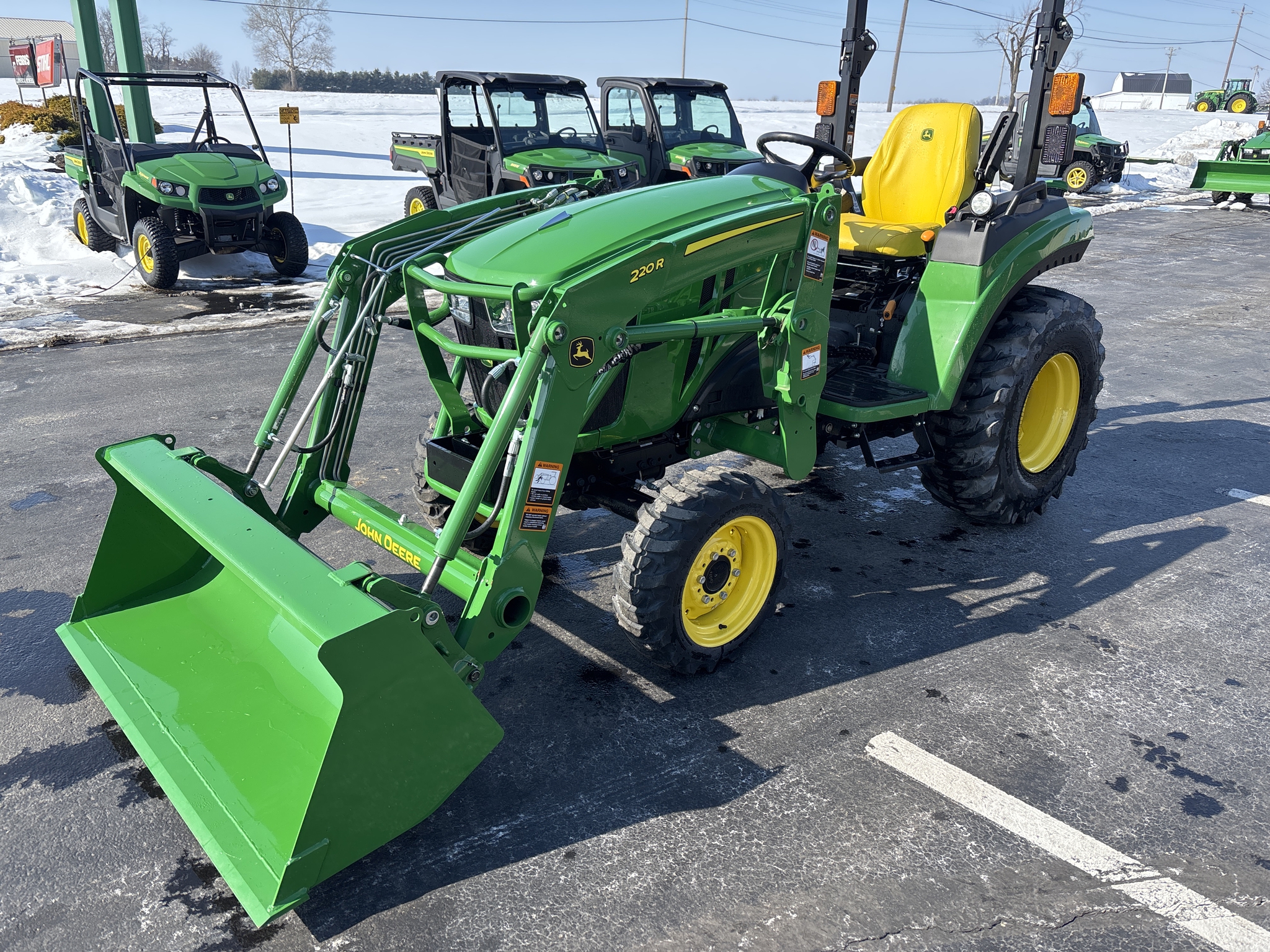 New In-Stock 2024 John Deere 2032R Compact Utility Tractors at Koenig Equipment in Oxford, OH - PhotoXL0