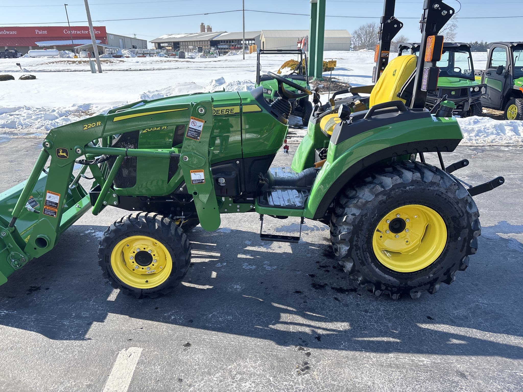 New In-Stock 2024 John Deere 2032R Compact Utility Tractors at Koenig Equipment in Oxford, OH - PhotoXL1