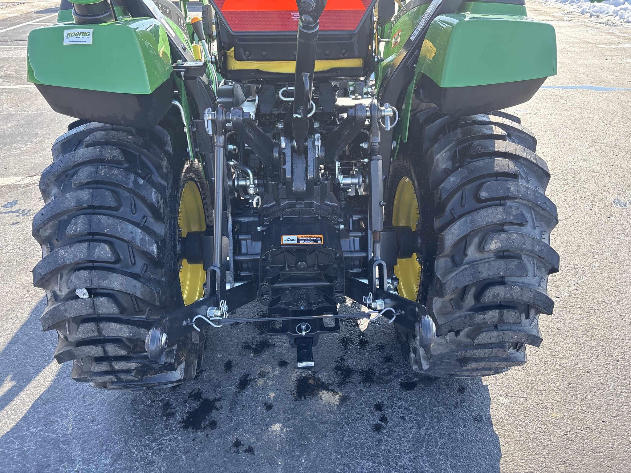 New In-Stock 2024 John Deere 2032R Compact Utility Tractors at Koenig Equipment in Oxford, OH - PhotoXL10