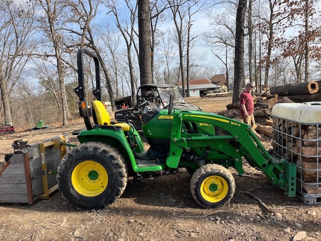  2018 John Deere 3033R at Heritage Tractor in West Plains, MO