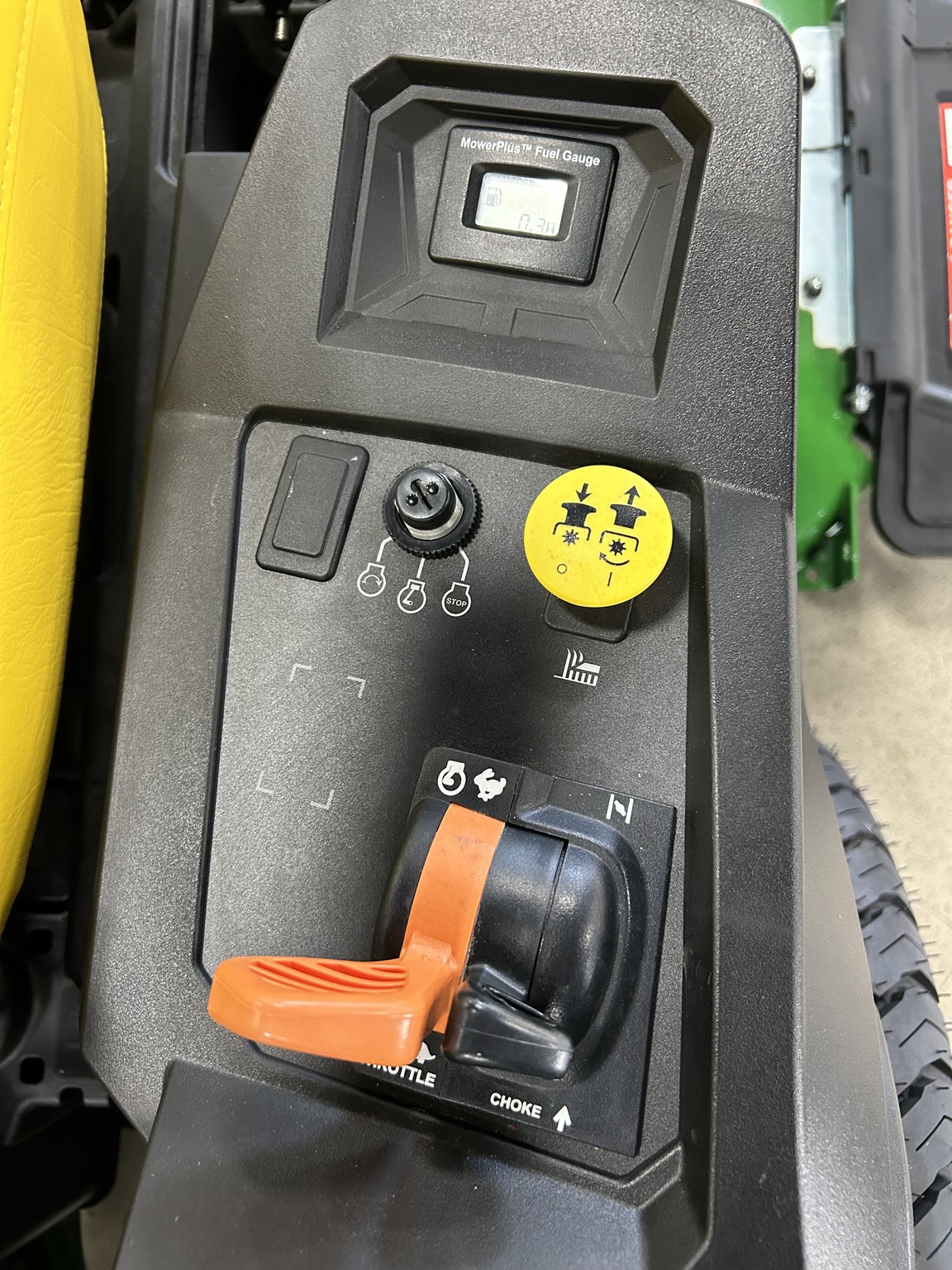 2025 John Deere Z530M Image 10