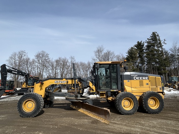 Photo of a 2014 John Deere 672GP