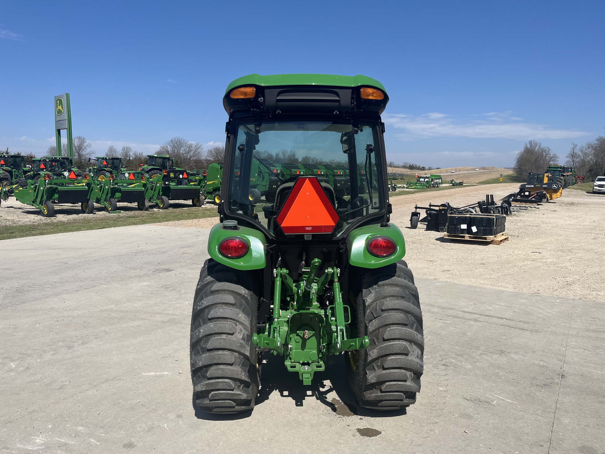  2024 John Deere 3033R at Heritage Tractor in Jefferson City, MO