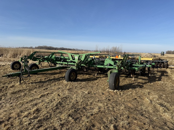 2007 John Deere 2410 - Photo1