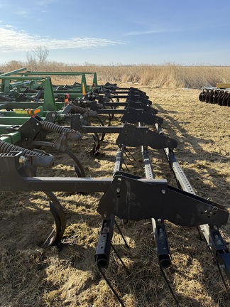 2007 John Deere 2410 - Photo11