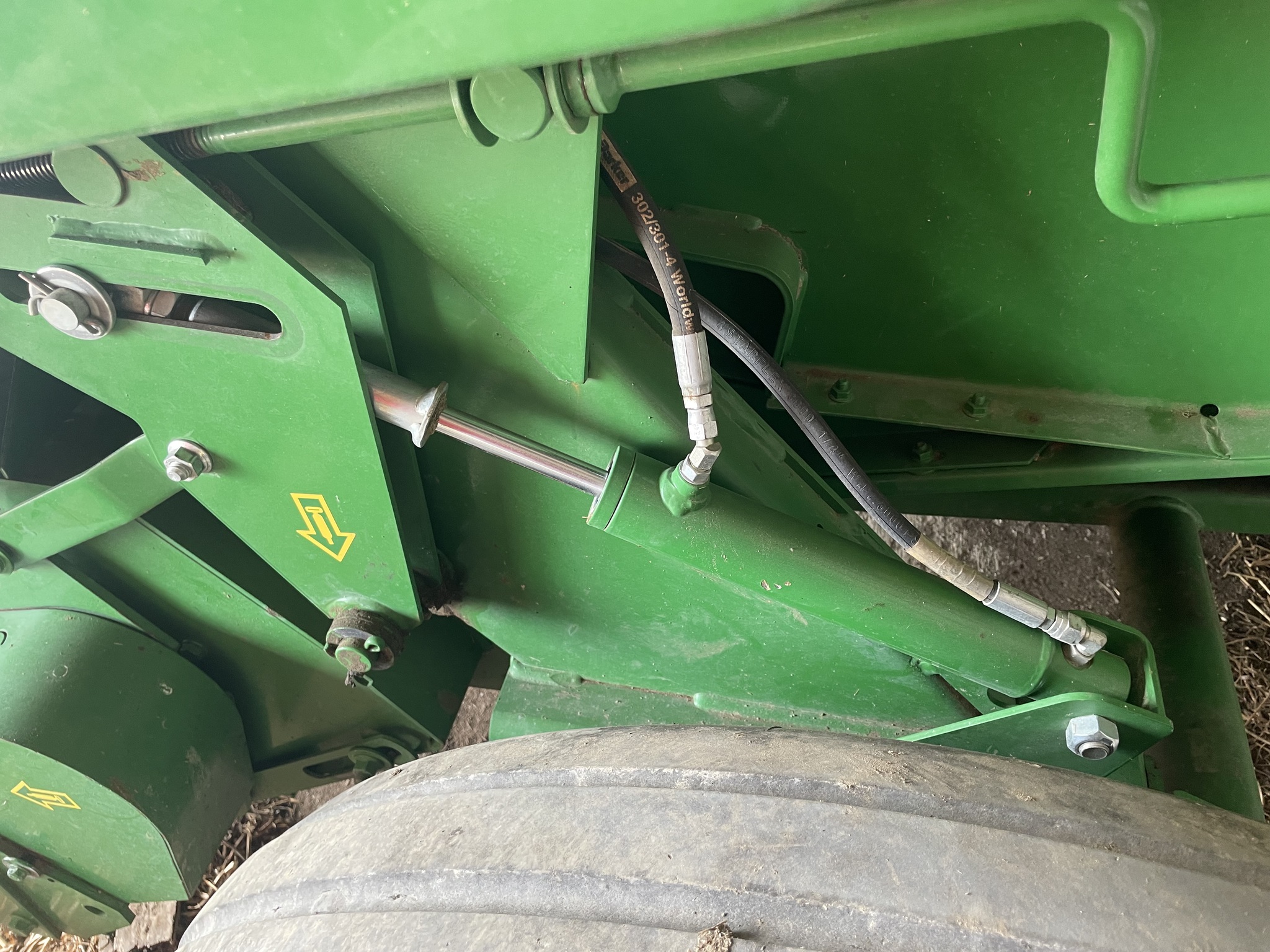 2018 John Deere 450M Image 8