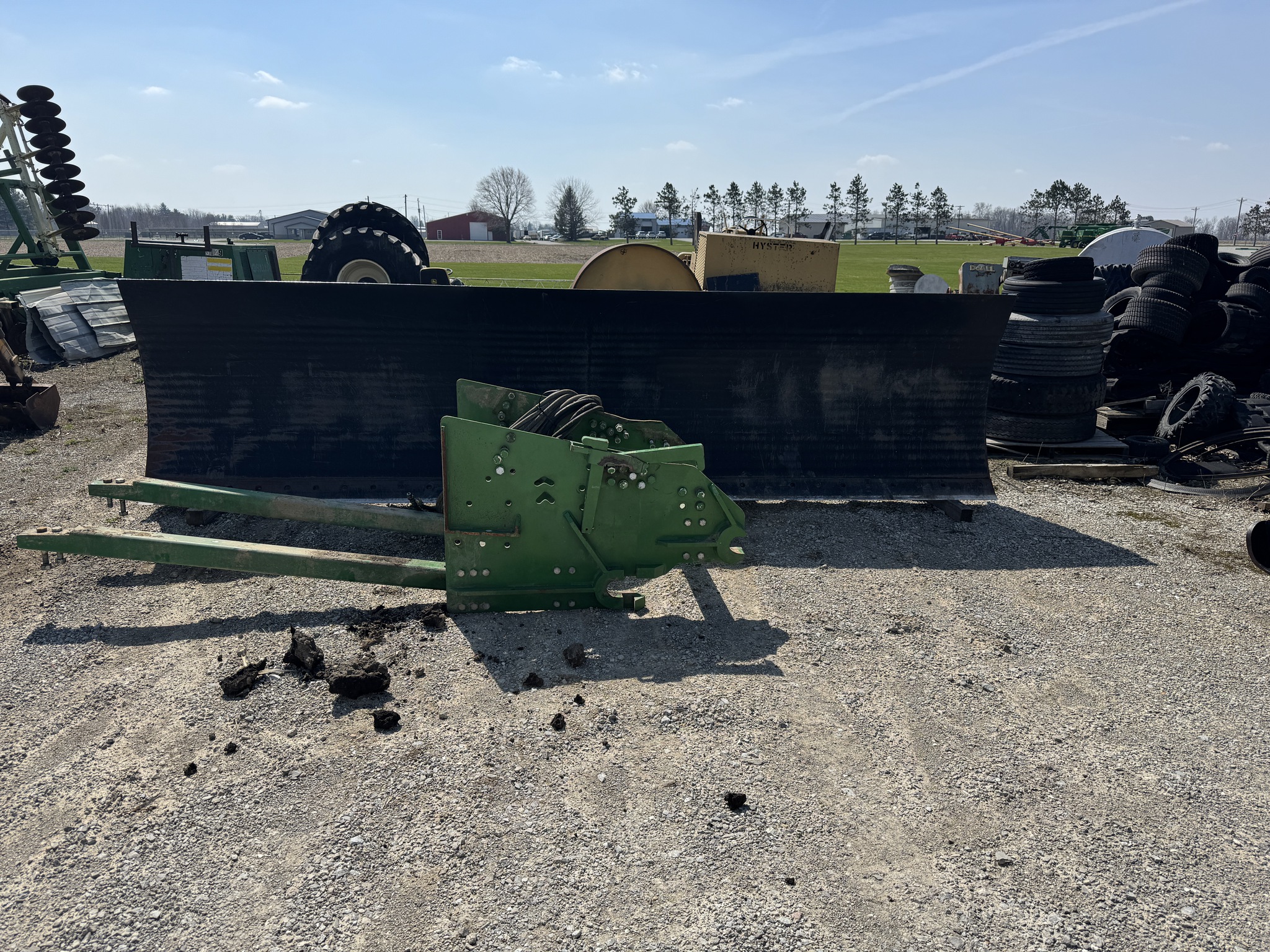 2018 Leon 47-16 Front 9 Series Blade Image 3