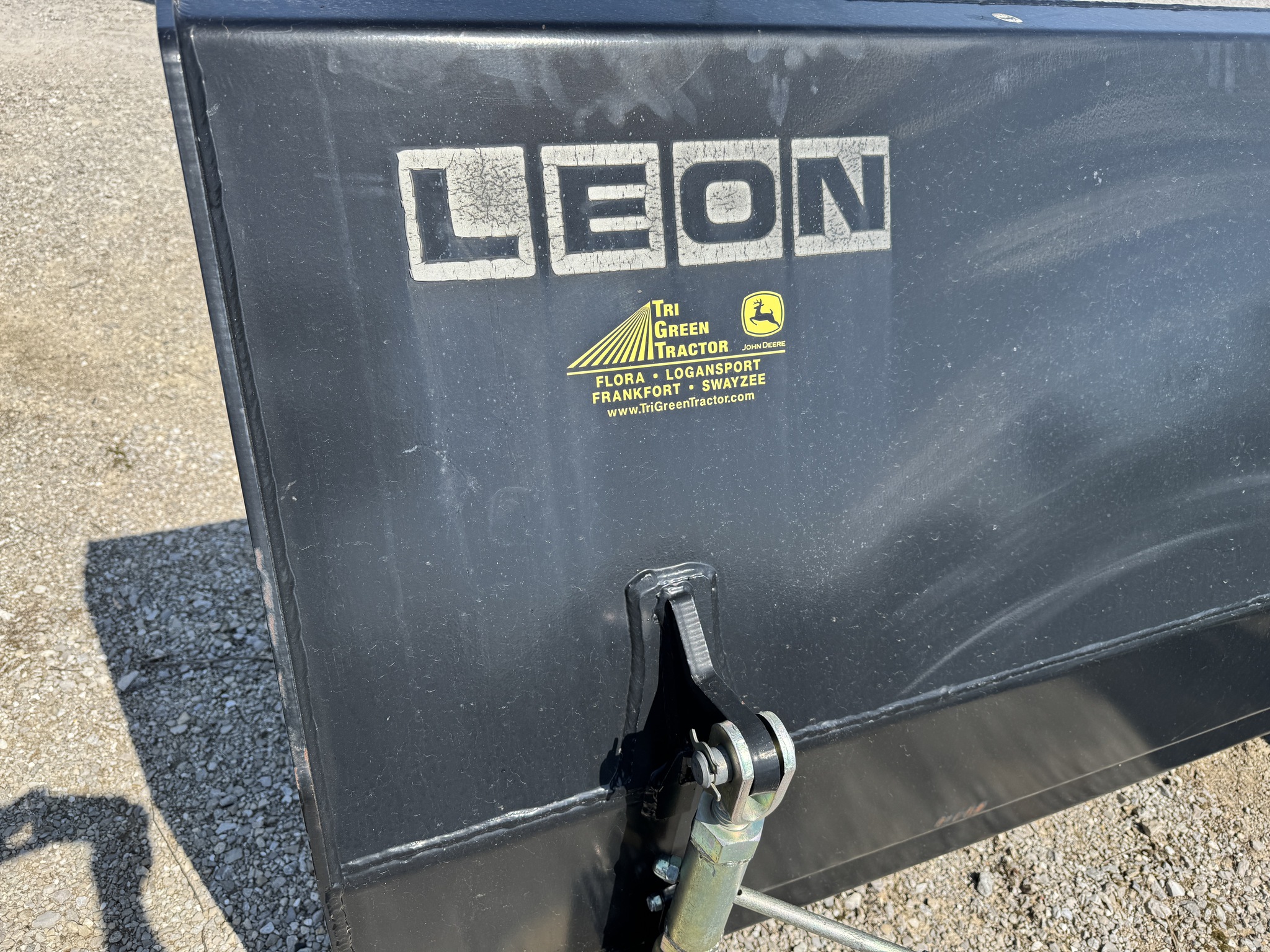 2018 Leon 47-16 Front 9 Series Blade Image 9
