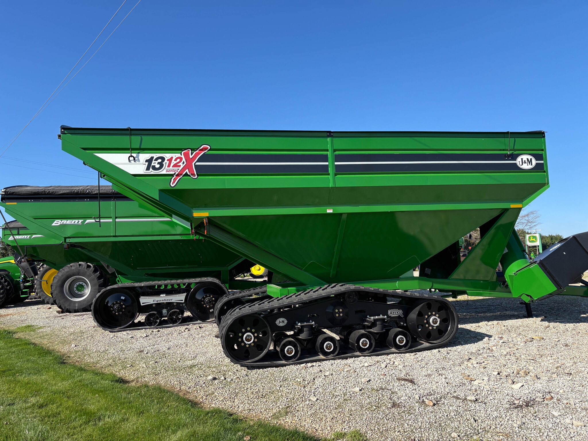 Used 2024 J&M 1312 Grain Carts at Koenig Equipment in Urbana, OH - PhotoXL3