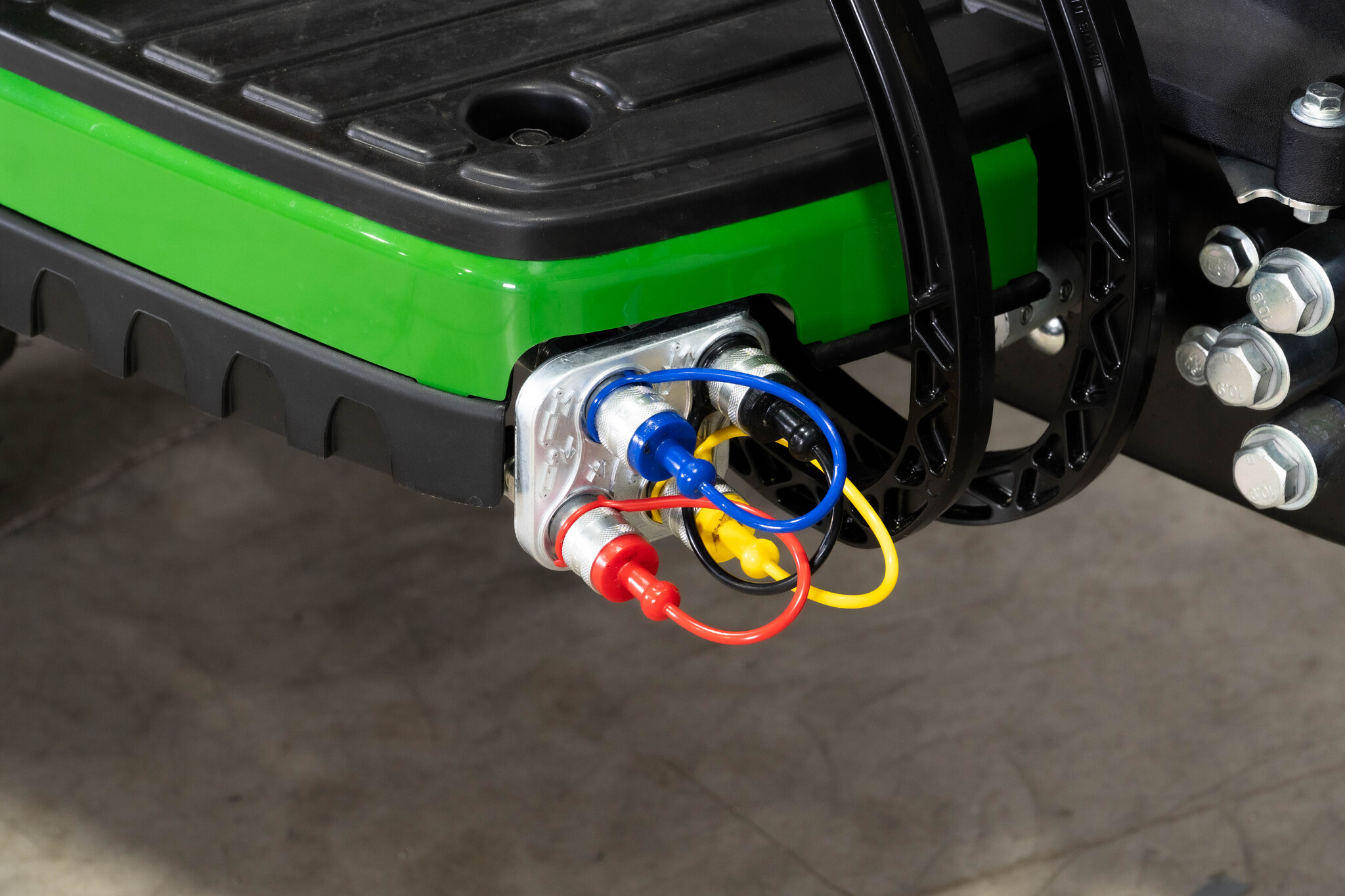 New In-Stock 2026 John Deere 1025R Compact Utility Tractors at Koenig Equipment in Germantown, OH - PhotoXL7