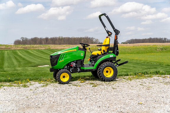 New In-Stock 2026 John Deere 1025R Compact Utility Tractors at Koenig Equipment in Germantown, OH - Photo2