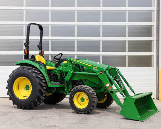  John Deere 4044M