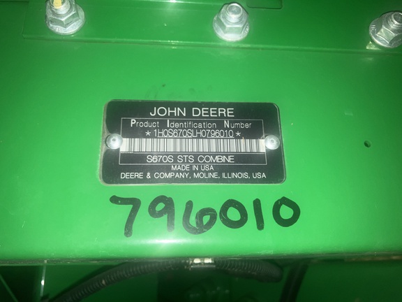 Photo of 2017 John Deere S670