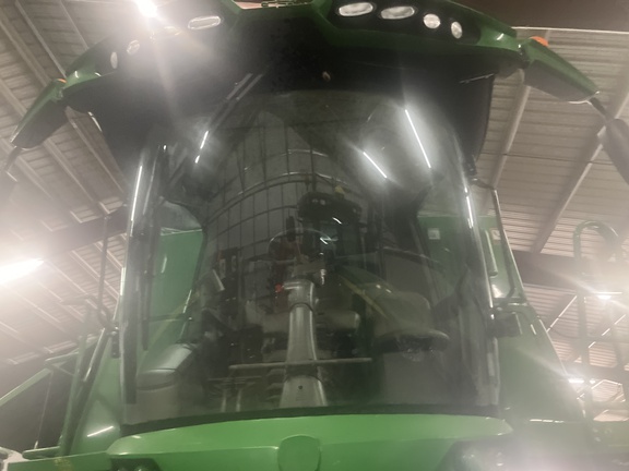 Photo of 2017 John Deere S670