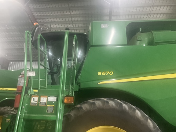 Photo of 2017 John Deere S670