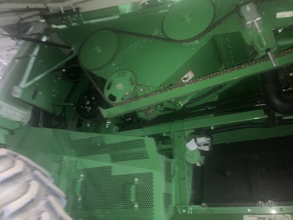 Photo of 2017 John Deere S670