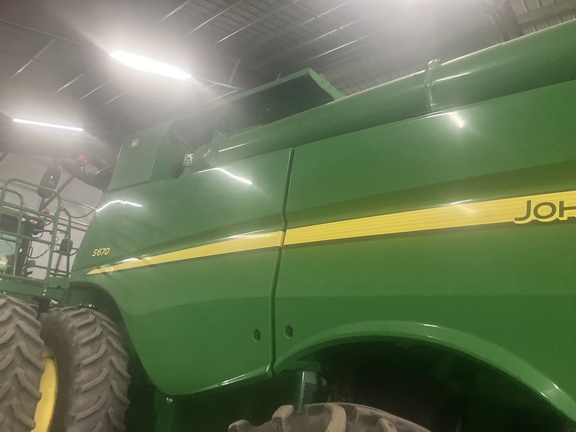 Photo of 2017 John Deere S670