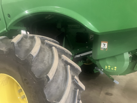 Photo of 2017 John Deere S670