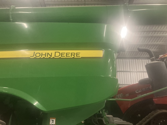 Photo of 2017 John Deere S670