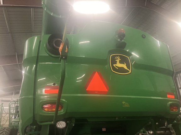 Photo of 2017 John Deere S670