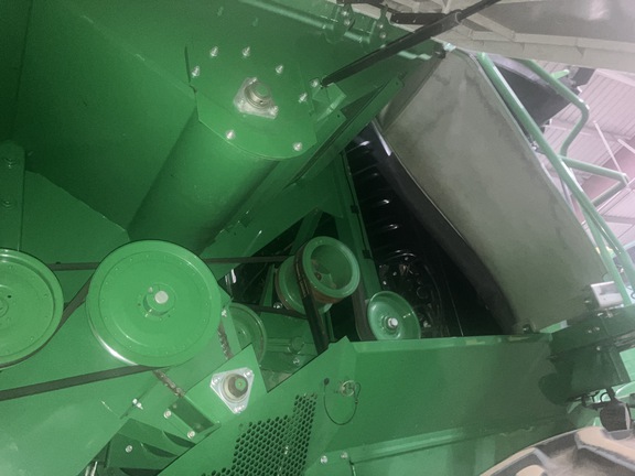 Photo of 2017 John Deere S670