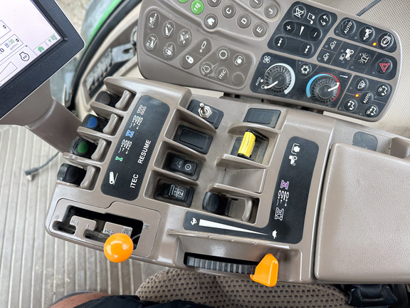 2013 John-Deere 8335R