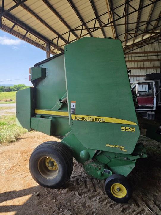 2009 John Deere 558