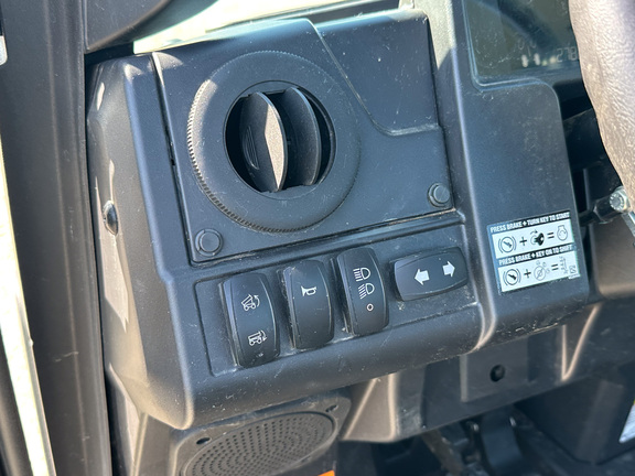 John-Deere XUV 845M HVAC Cab