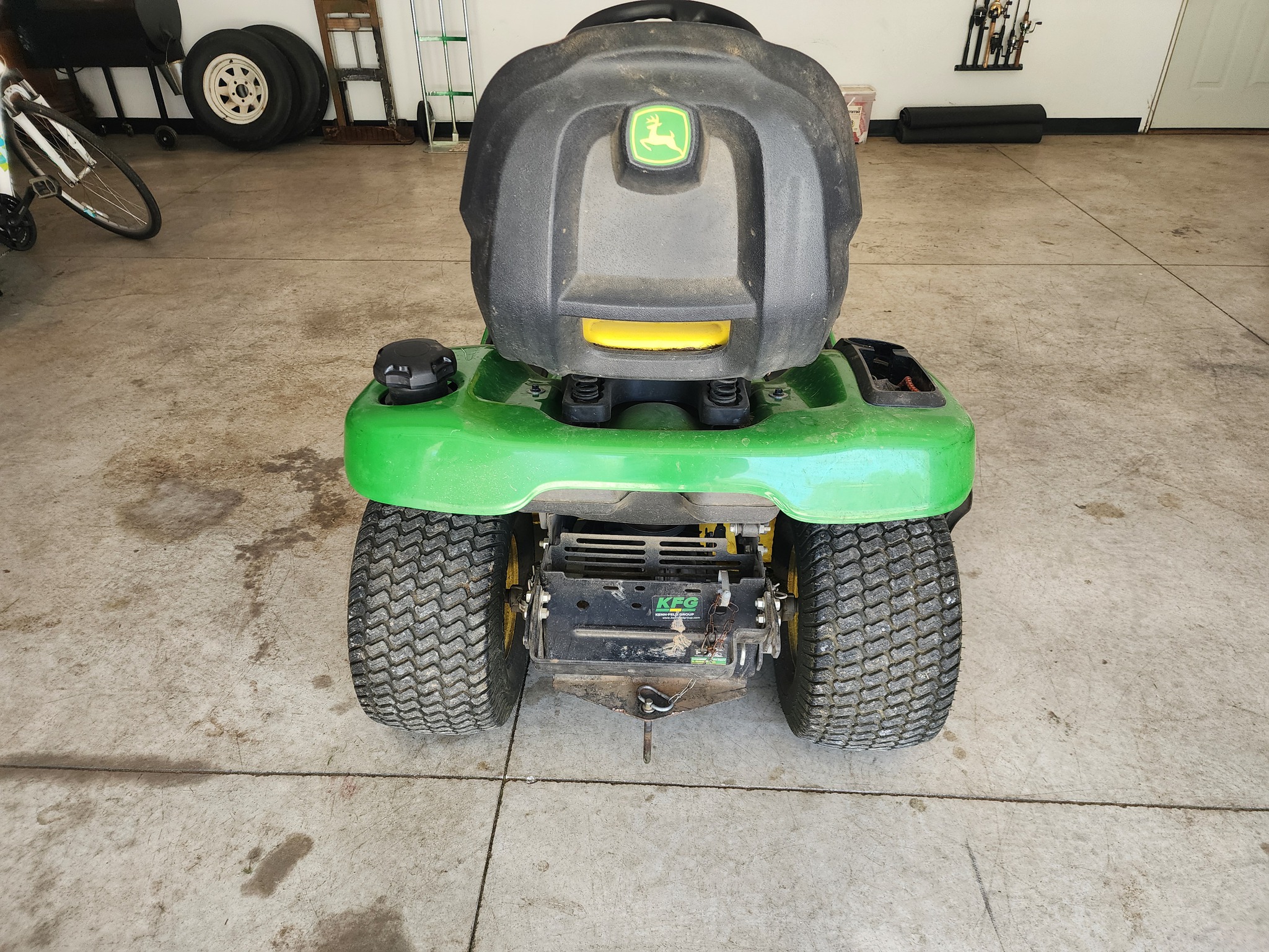 2017 John Deere X330 Image 6