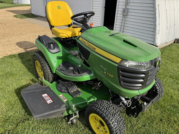 John Deere X739