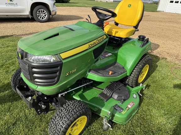 2024 John Deere X739 - Photo6