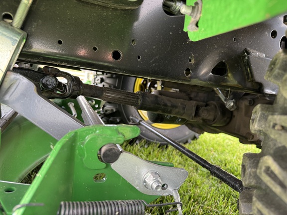 2024 John Deere X739 - Photo4