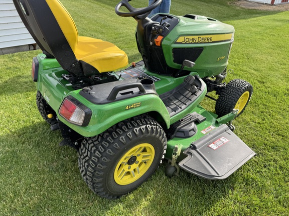 2024 John Deere X739 - Photo3