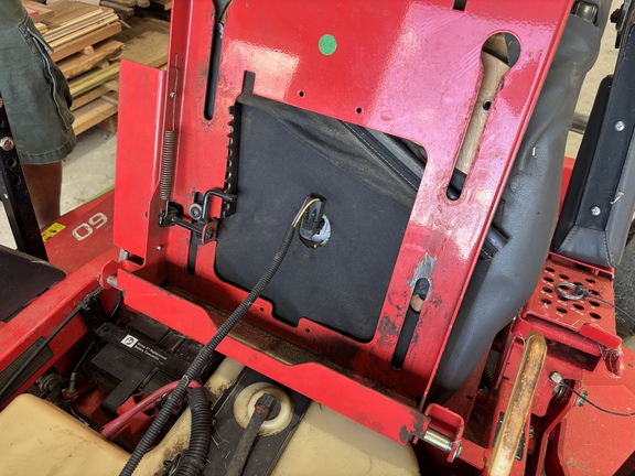 Used 2018 Gravely 991156 Zero Turn Mowers at Koenig Equipment in Urbana, OH - Photo13