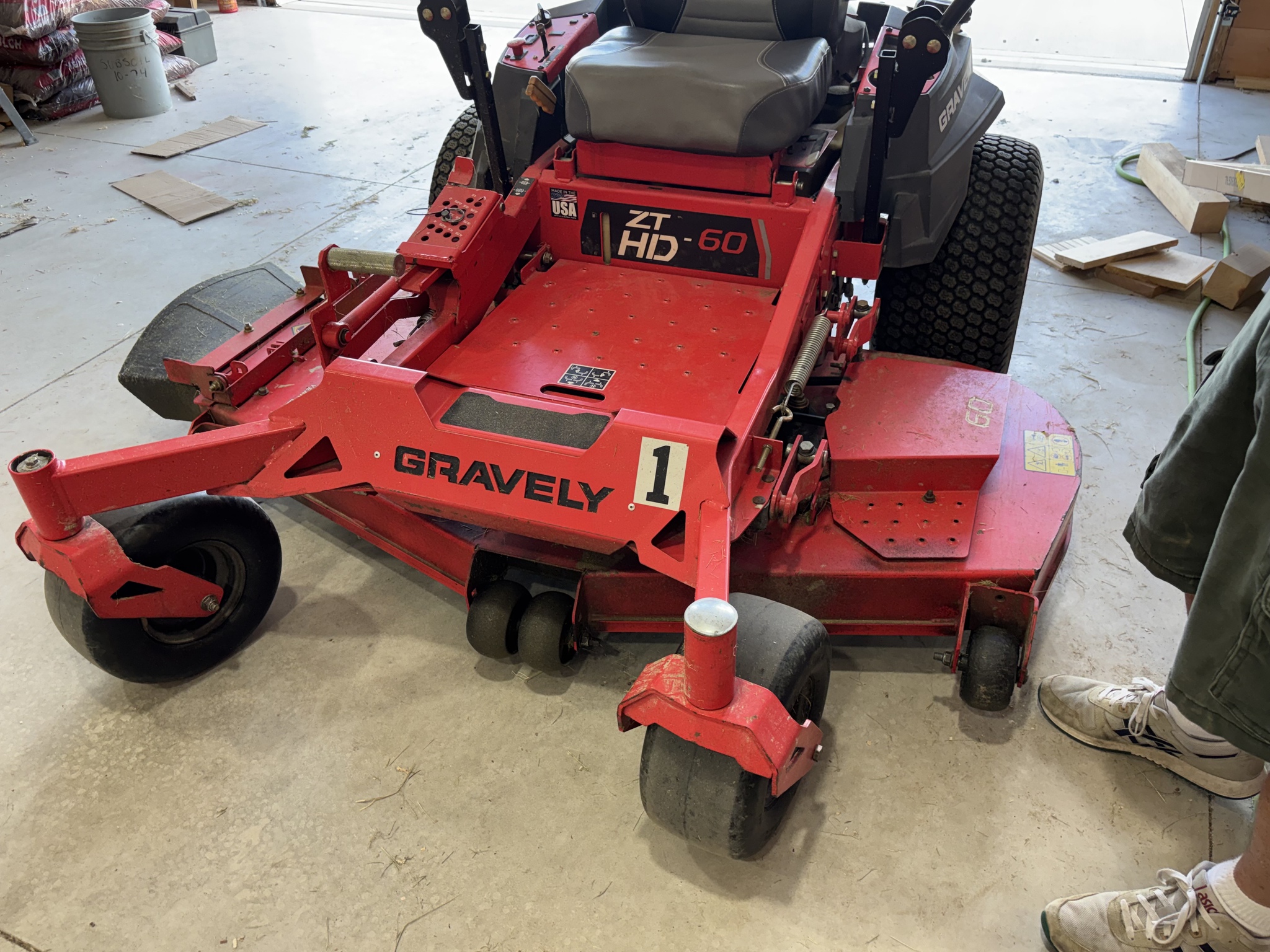 Used 2018 Gravely 991156 Zero Turn Mowers at Koenig Equipment in Urbana, OH - PhotoXL1