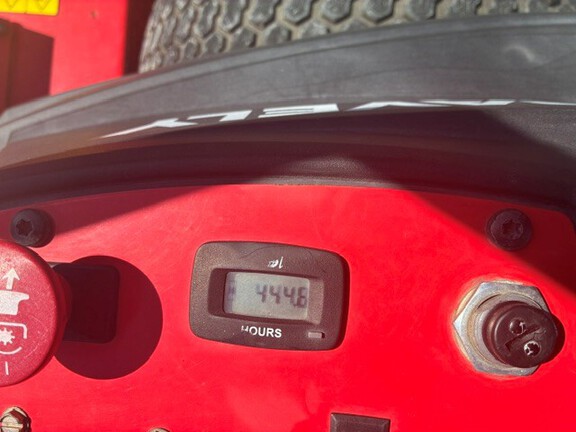 Used 2018 Gravely 991156 Zero Turn Mowers at Koenig Equipment in Greensburg, IN - Photo6