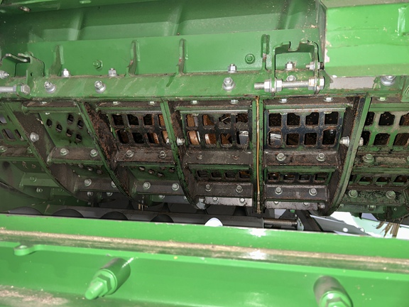 Used 2022 John Deere S780 Combines at Horizon Ag & Turf in Lloydminster, AB - Photo33