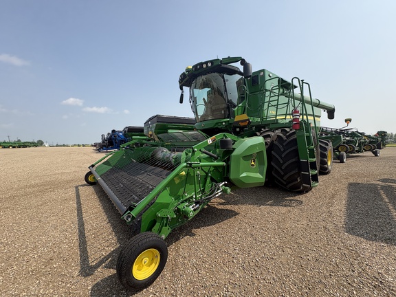 Used 2022 John Deere S780 Combines at Horizon Ag & Turf in Lloydminster, AB - Photo2