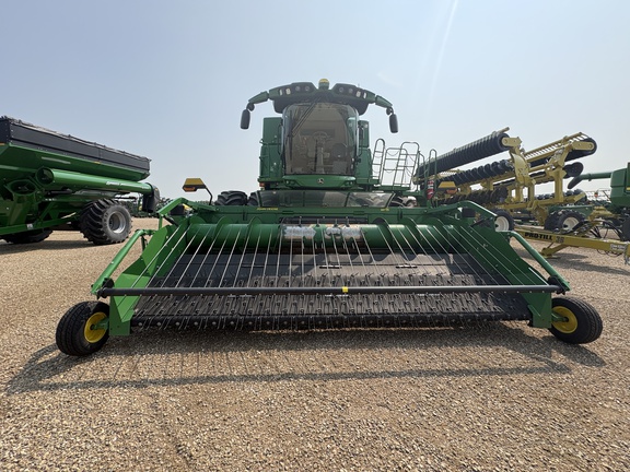Used 2022 John Deere S780 Combines at Horizon Ag & Turf in Lloydminster, AB - Photo4