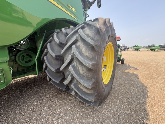 Used 2022 John Deere S780 Combines at Horizon Ag & Turf in Lloydminster, AB - Photo19