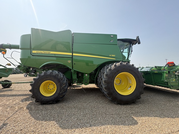 Used 2022 John Deere S780 Combines at Horizon Ag & Turf in Lloydminster, AB - Photo6