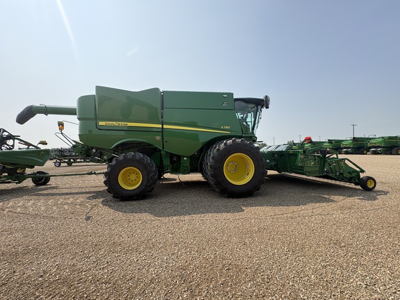 Used 2022 John Deere S780 Combines at Horizon Ag & Turf in Lloydminster, AB - Photo7