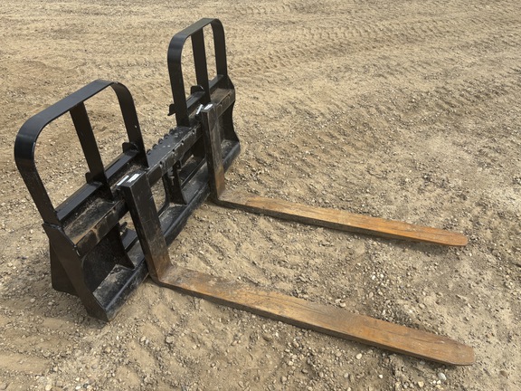 Used -- Kubota 48PF CCE Attachments at Horizon Ag & Turf in Edmonton West, AB - Photo2